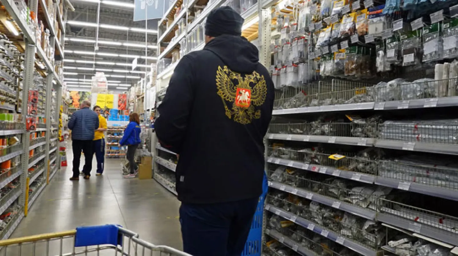 شركة فرنسية للأدوات في موسكو أوقفت نشاطاتها بسبب العقوبات الغربية المفروضة على روسيا (إ.ب.أ)