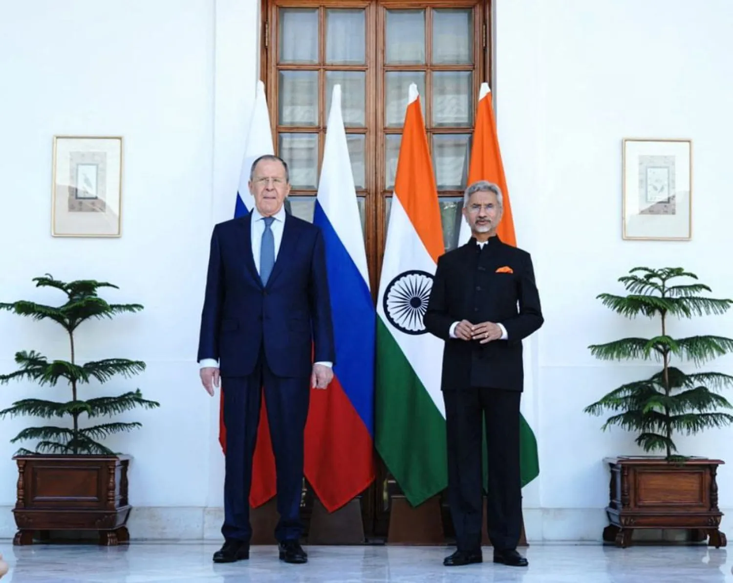 India's Foreign Minister Subrahmanyam Jaishankar and his Russian counterpart Sergei Lavrov are seen before their meeting in New Delhi, India, April 1, 2022. @DrSJaishankar/Twitter/Handout via Reuters
