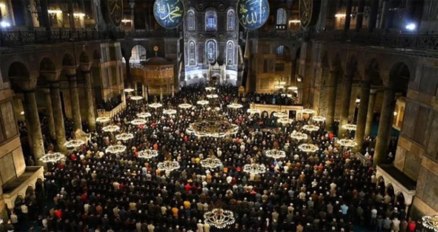 أول صلاة تراويح في آياصوفيا بعد 88 عاما