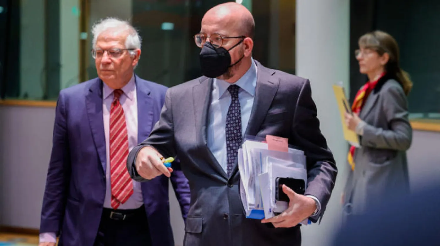 وزير خارجية الاتحاد الأوروبي جوزيب بوريل مع رئيس المجلس الأوروبي شارل ميشال(ا.ف.ب)