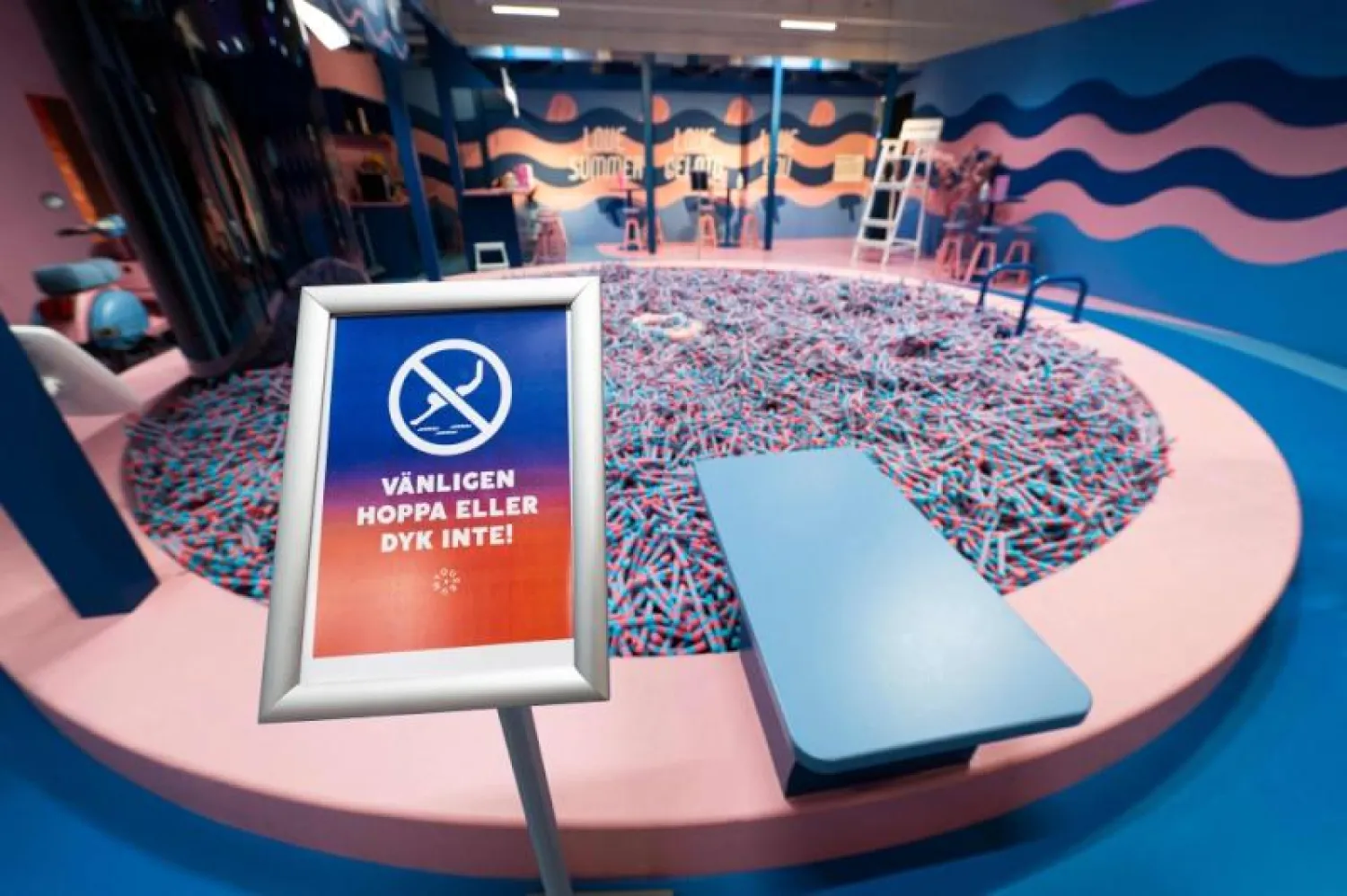 متحف بجعل الزوار هم الفنان(أ ف ب)