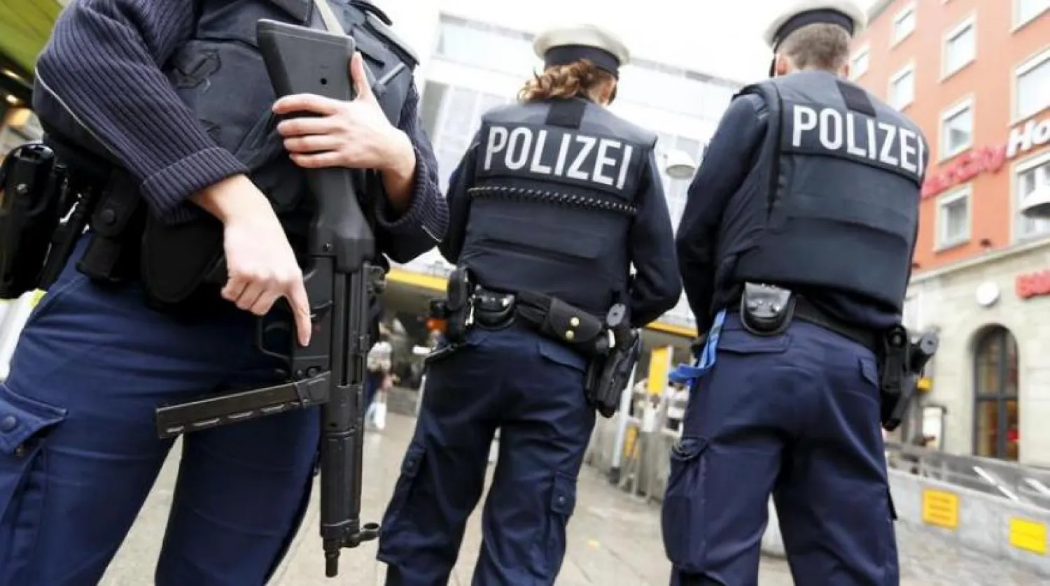 German police secure the main train station in Munich, Germany, January 1, 2016. REUTERS/Michaela Rehle
