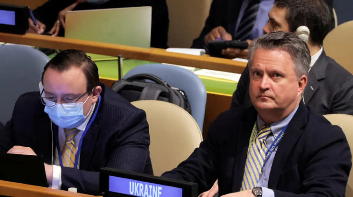 افتتحت الجلسة بكلمة للمندوب الأوكراني الدائم لدى الأمم المتحدة سيرغي كيسليتسيا الذي قدم مشروع القرار الذي رعته أكثر من 50 دولة(رويترز)