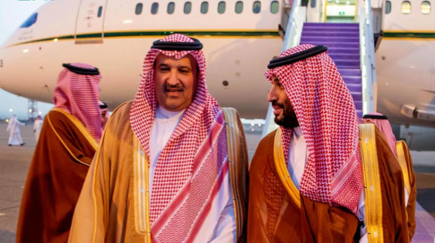 ولي العهد يصل إلى المدينة المنورة... وفيصل بن سلمان في مقدمة مستقبليه