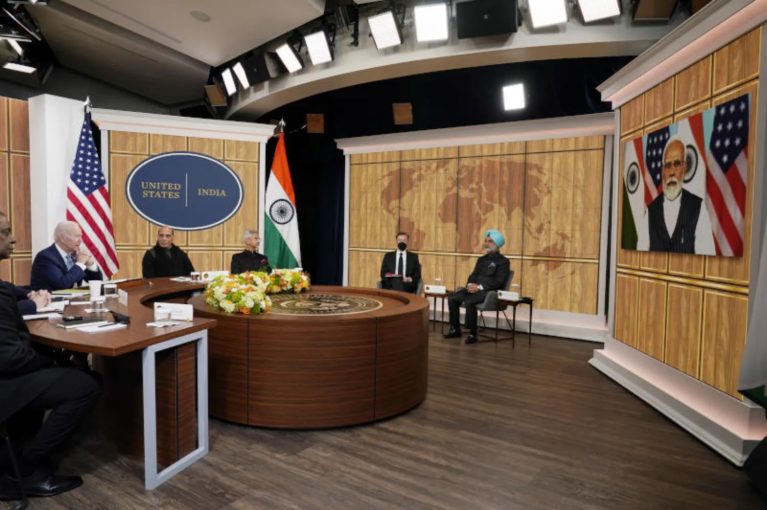 جانب من محادثات الرئيس الأميركي جو بايدن ورئيس الوزراء الهندي ناريندرا مودي (أ.ب)