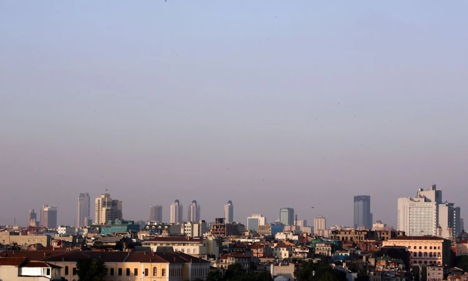 A general view of the skyline of Turkey's business district in central Istanbul October 5, 2005. REUTERS/Fatih Saribas