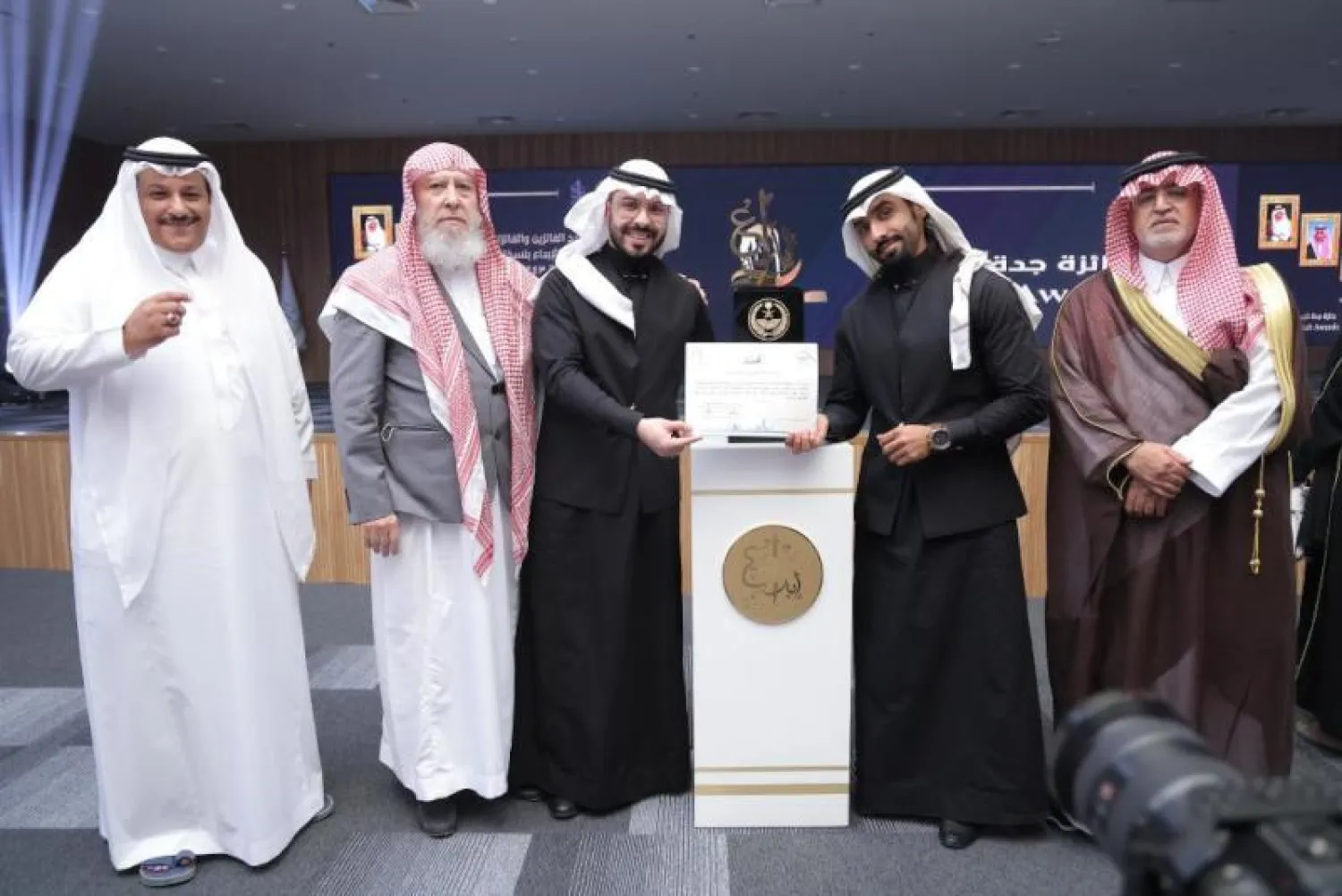 يستعد القائمون على «مجتمع التأتأة الذكي» للمنافسة على عدد من الجوائز الإقليمية والعالمية