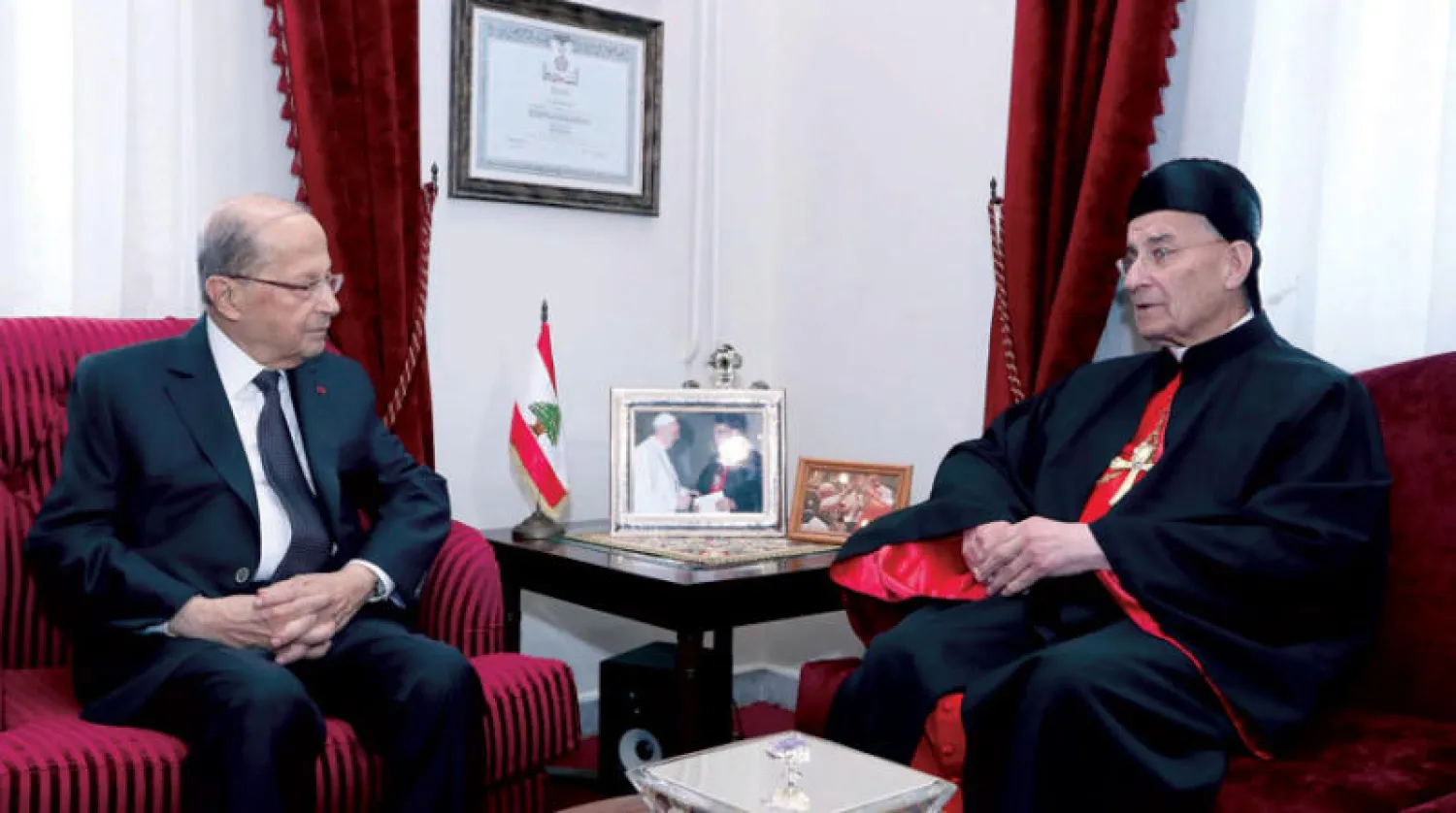 الراعي مستقبلاً عون بعد قداس الفصح أمس (دالاتي ونهرا)