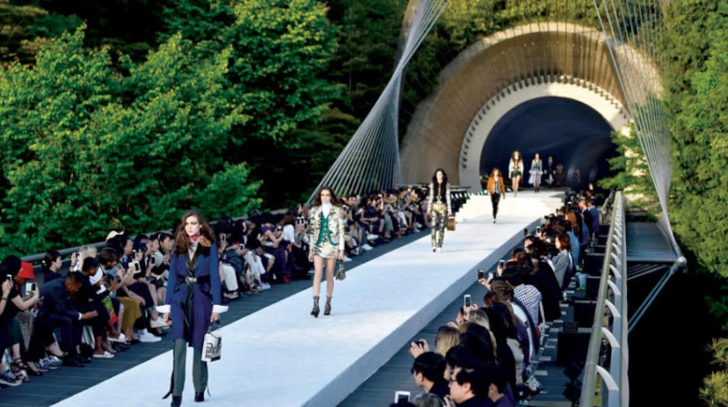 صورة أرشيفية لعرض «لويس فويتون» في كيوتو