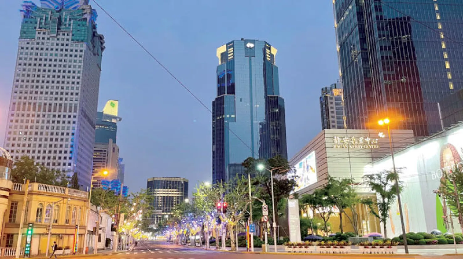 أبقى بنك الشعب على أسعار الفائدة الرئيسية في الصين دون تغيير (رويترز)