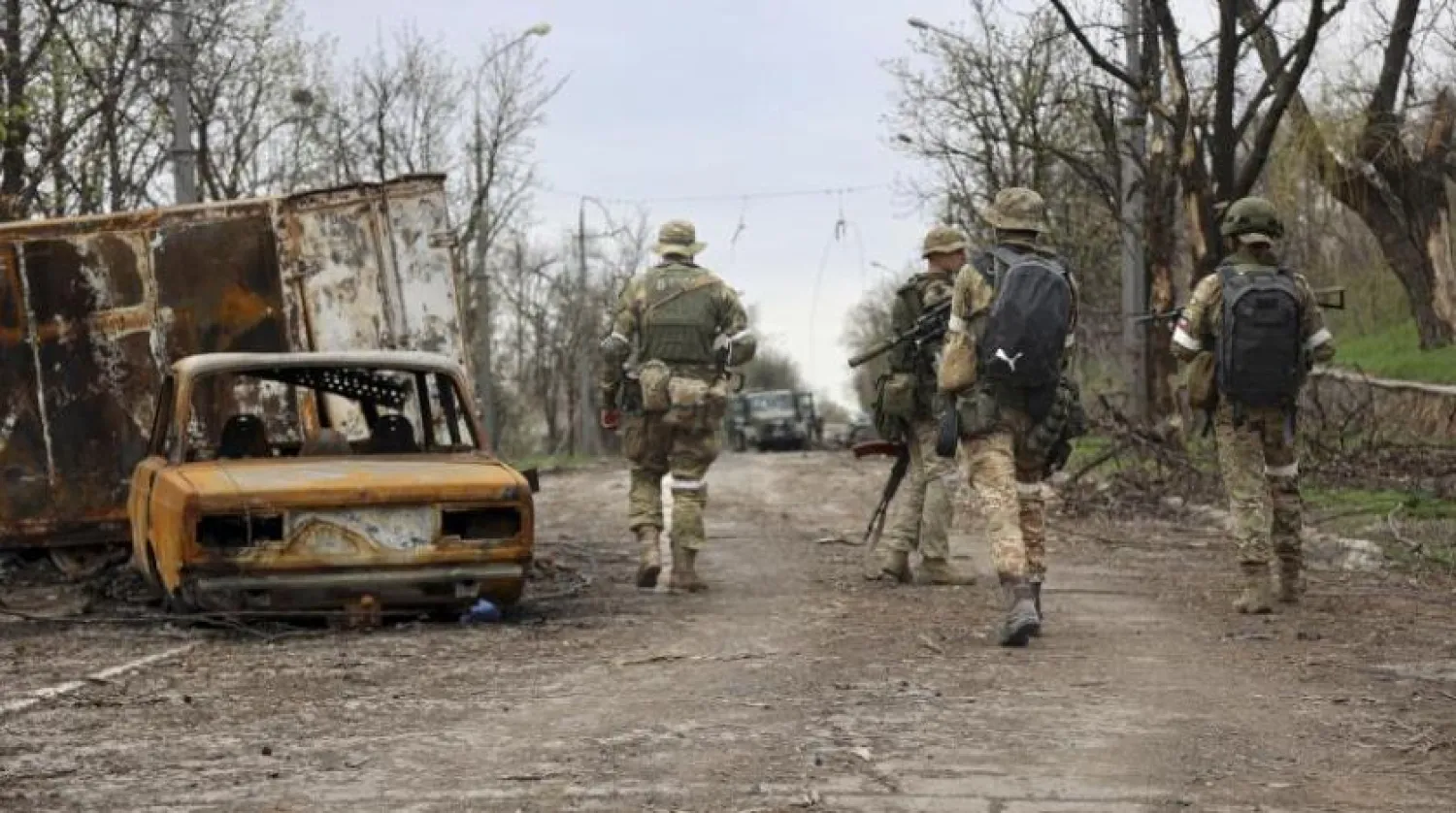Mariupol’da Moskova yanlısı Donetsk güçleri unsurları (AFP)