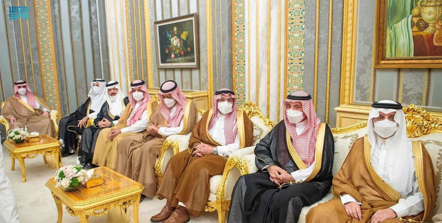  Custodian of Two Holy Mosques Receives Governors of Administrative Regions. (SPA)