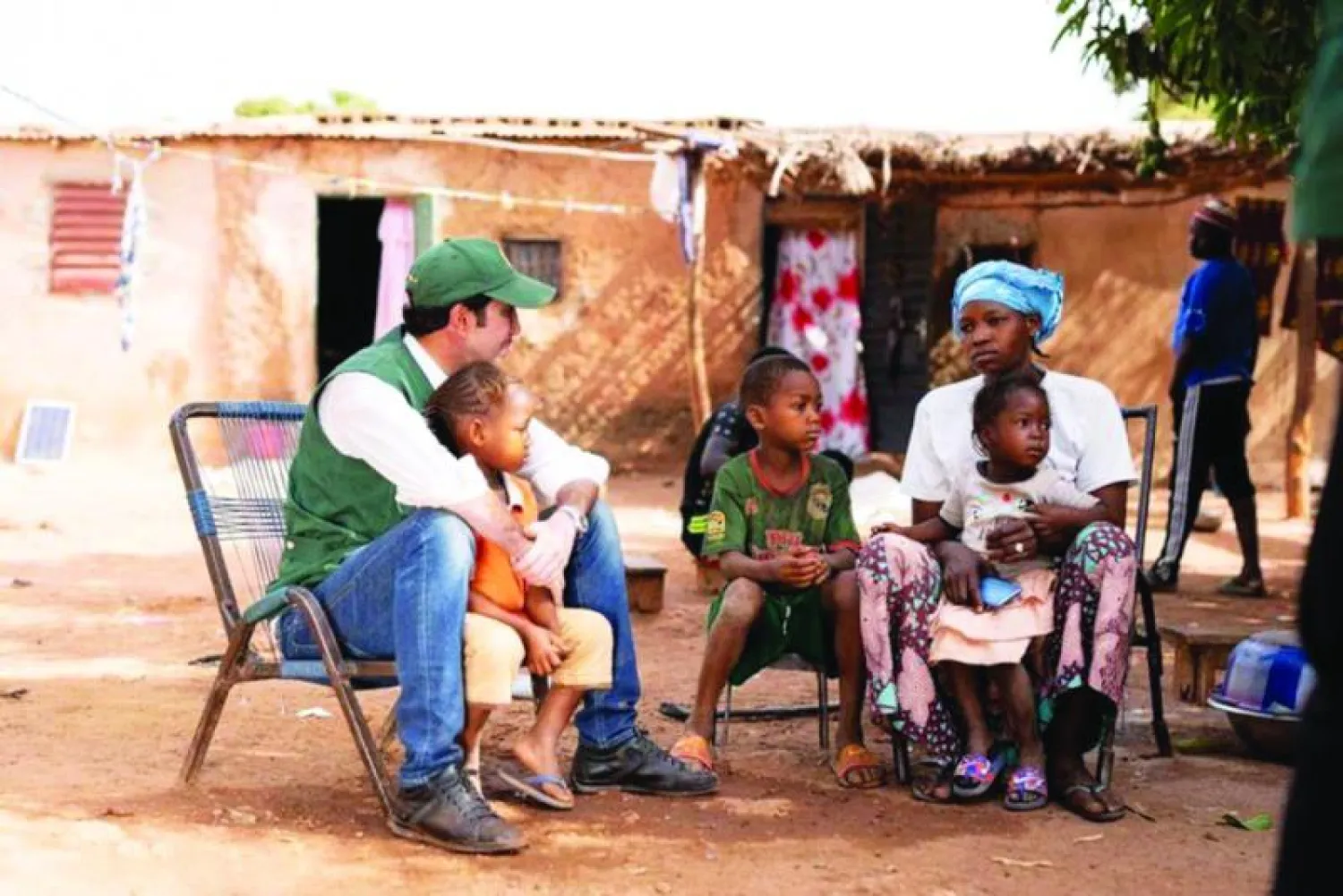 فايز المالكي في إحدى حلقات برنامجه «إنسان» على التلفزيون السعودي