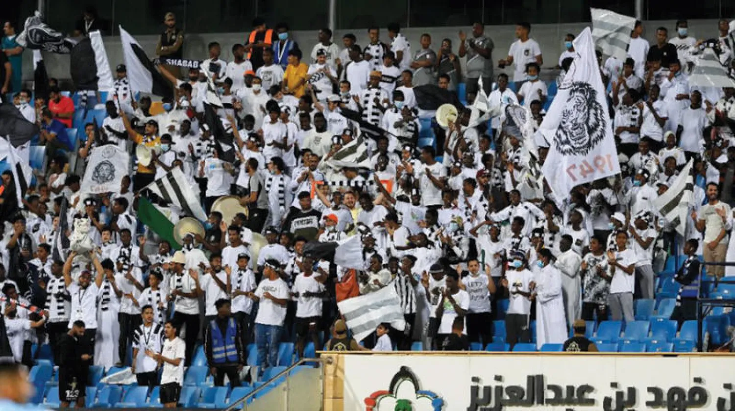 جمهور الشباب ساند فريقه بحرارة في مهمته الآسيوية (تصوير: عبد الرحمن السالم)