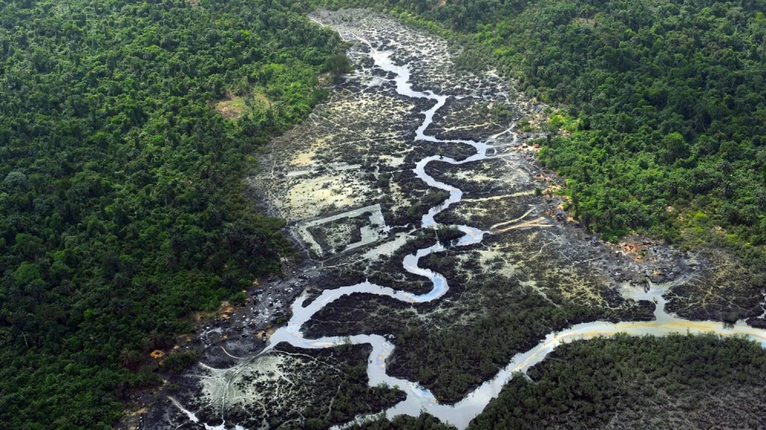 An explosion at an illegal oil refining depot in Nigeria's Rivers state killed over 100 people overnight. (AFP file photo)