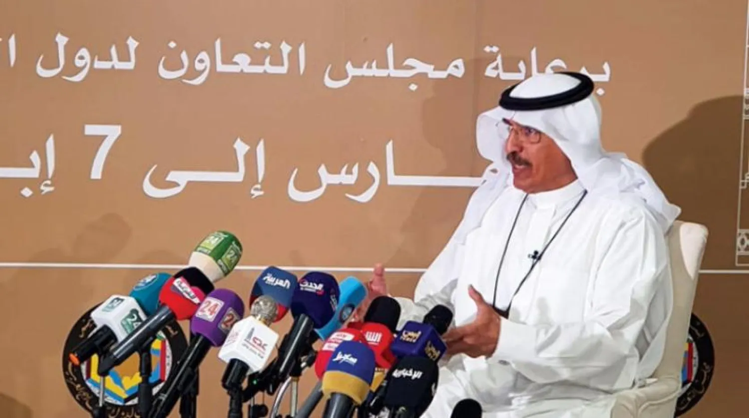 Dr. Abdulaziz Hamad Al-Aweisheg speaks during a press conference on the sidelines of the Yemeni consultations in Riyadh in early April. (Asharq Al-Awsat)