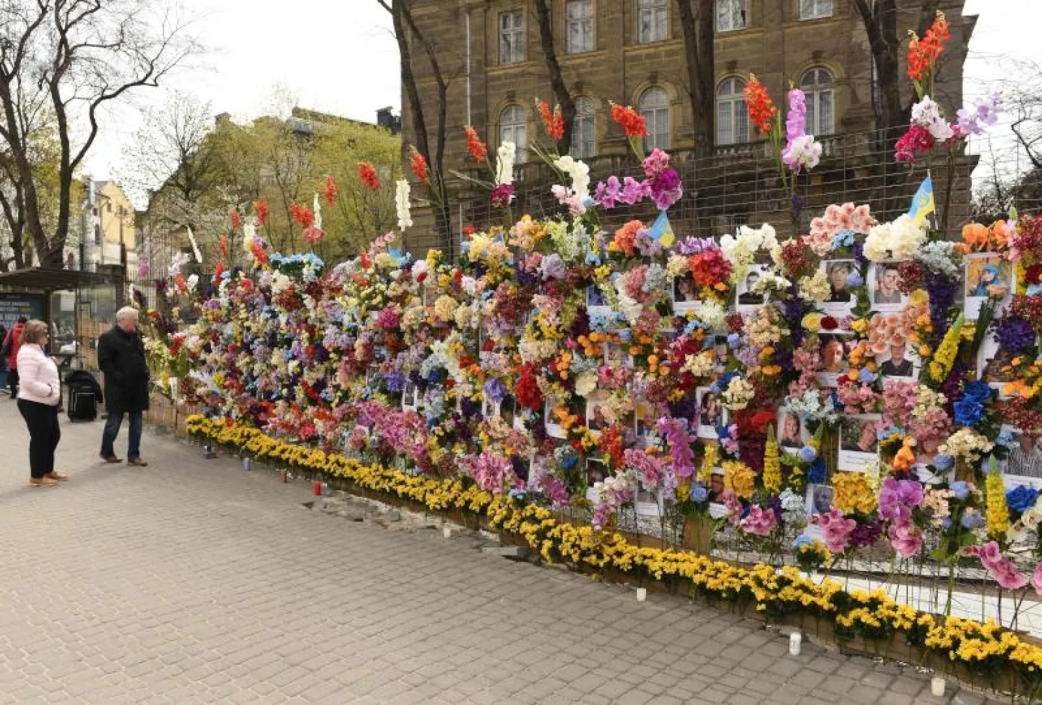 «جدار أمل» في لفيف الأوكرانية يخلّد ذكرى ضحايا الحرب