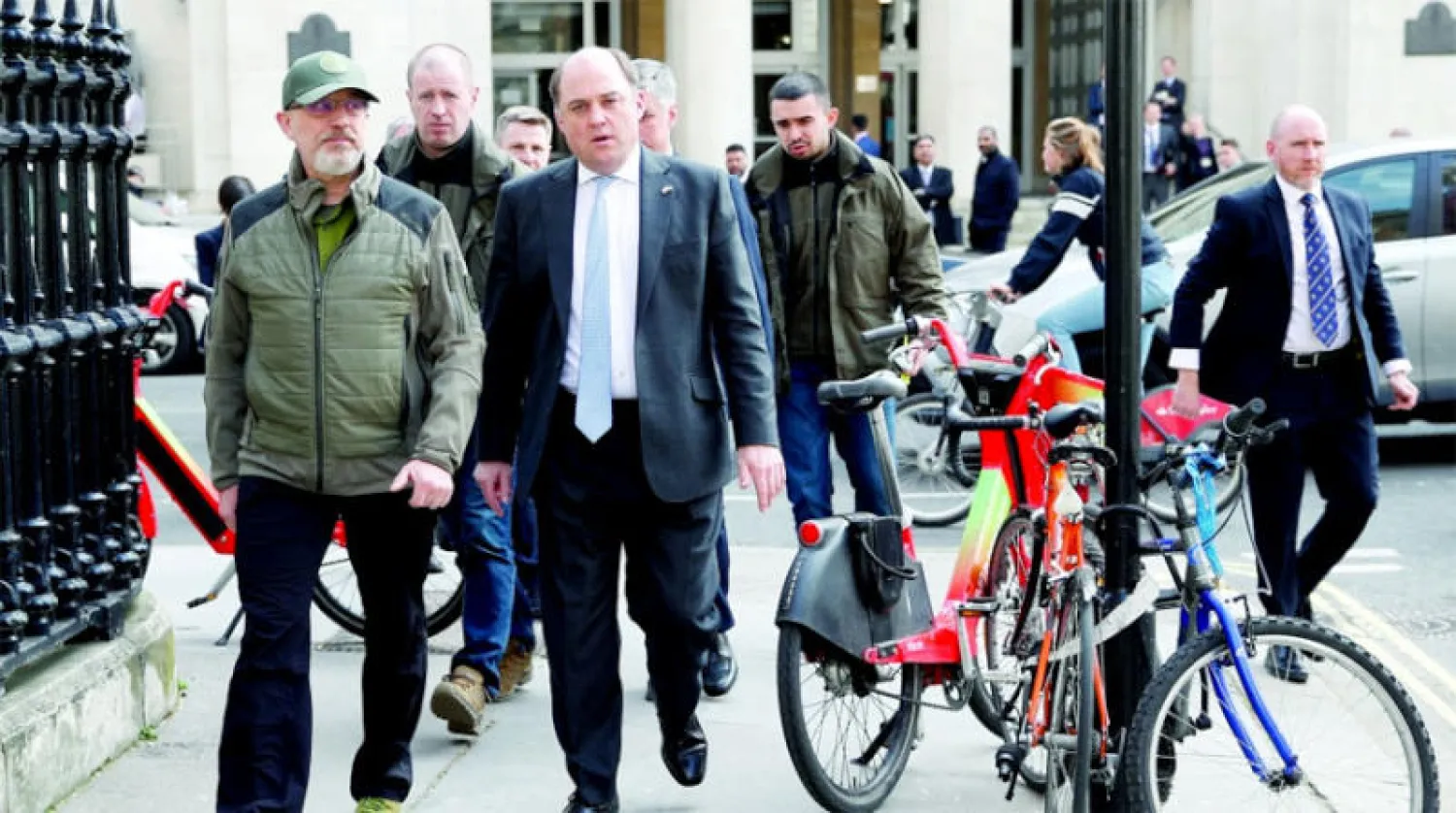 وزيرا الدفاع البريطاني والأوكراني في لندن مارس (آذار) الماضي (رويترز)