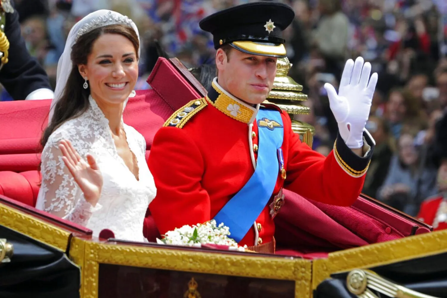 Kate Middleton ve Prens William, 29 Nisan 2011'de Westminster Abbey'de dünya evine girmişti (AP)

