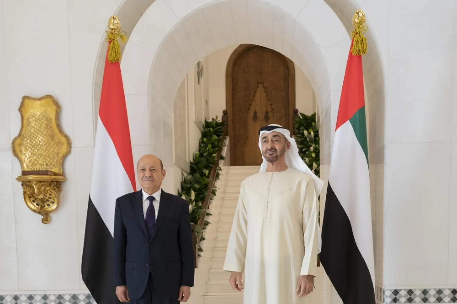 Abu Dhabi Crown Prince Sheikh Mohamed bin Zayed Al Nahyan meets with with Chairman of the Yemeni Presidential Leadership Council Dr. Rashad Al- Alimi. (WAM)