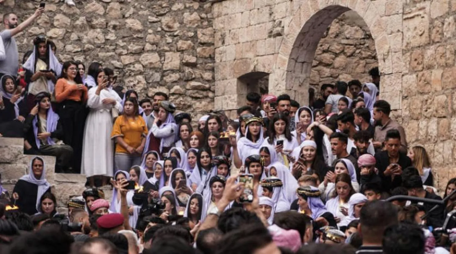 Dohuk iline bağlı Laliş bölgesinde 19 Nisan’da yeni Ezidi yılını kutlayan Ezidiler (DPA)