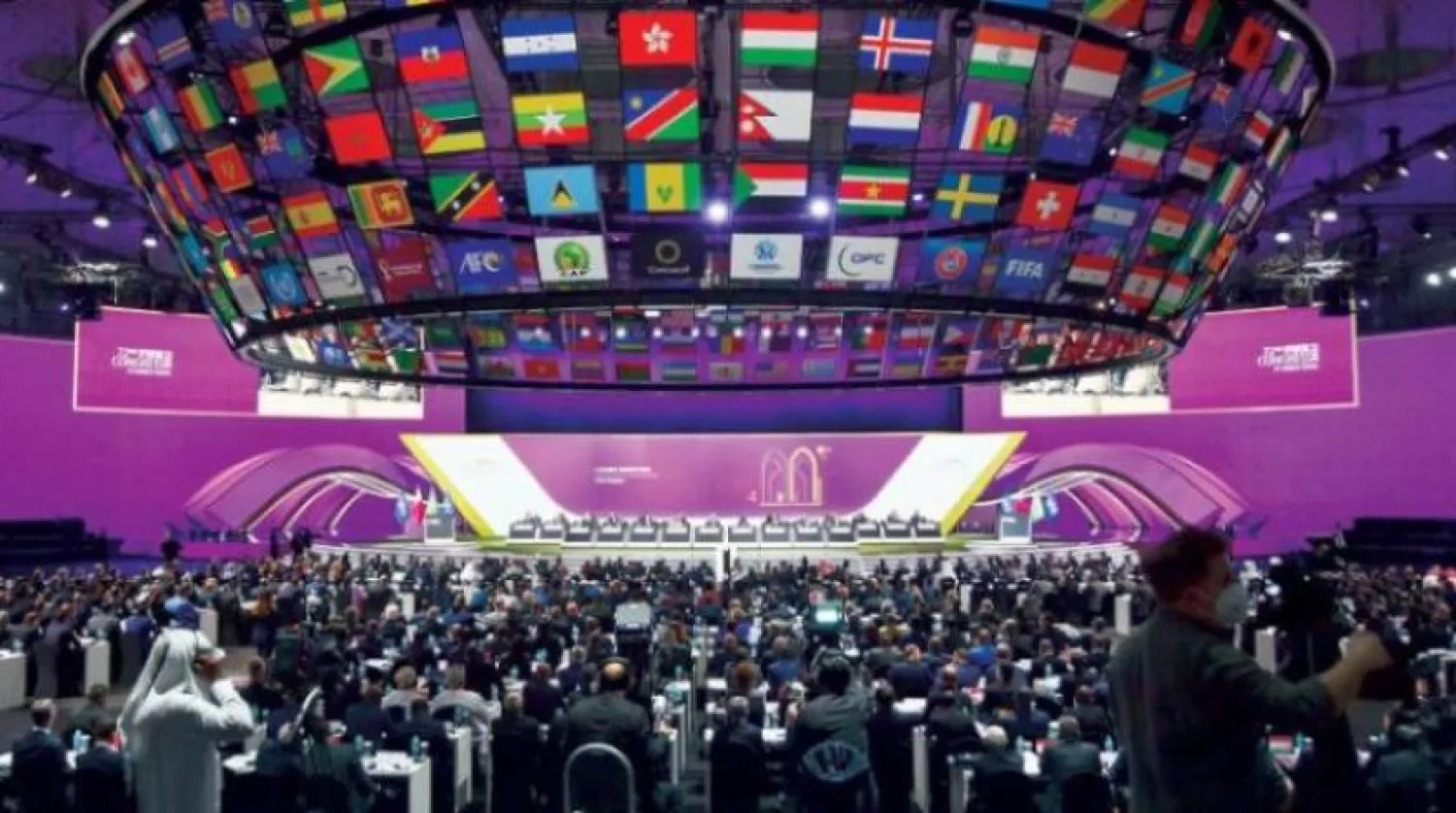 FIFA Kongresi üyeleri, Doha'da Dünya Kupası kura çekiminde  (EPA)
