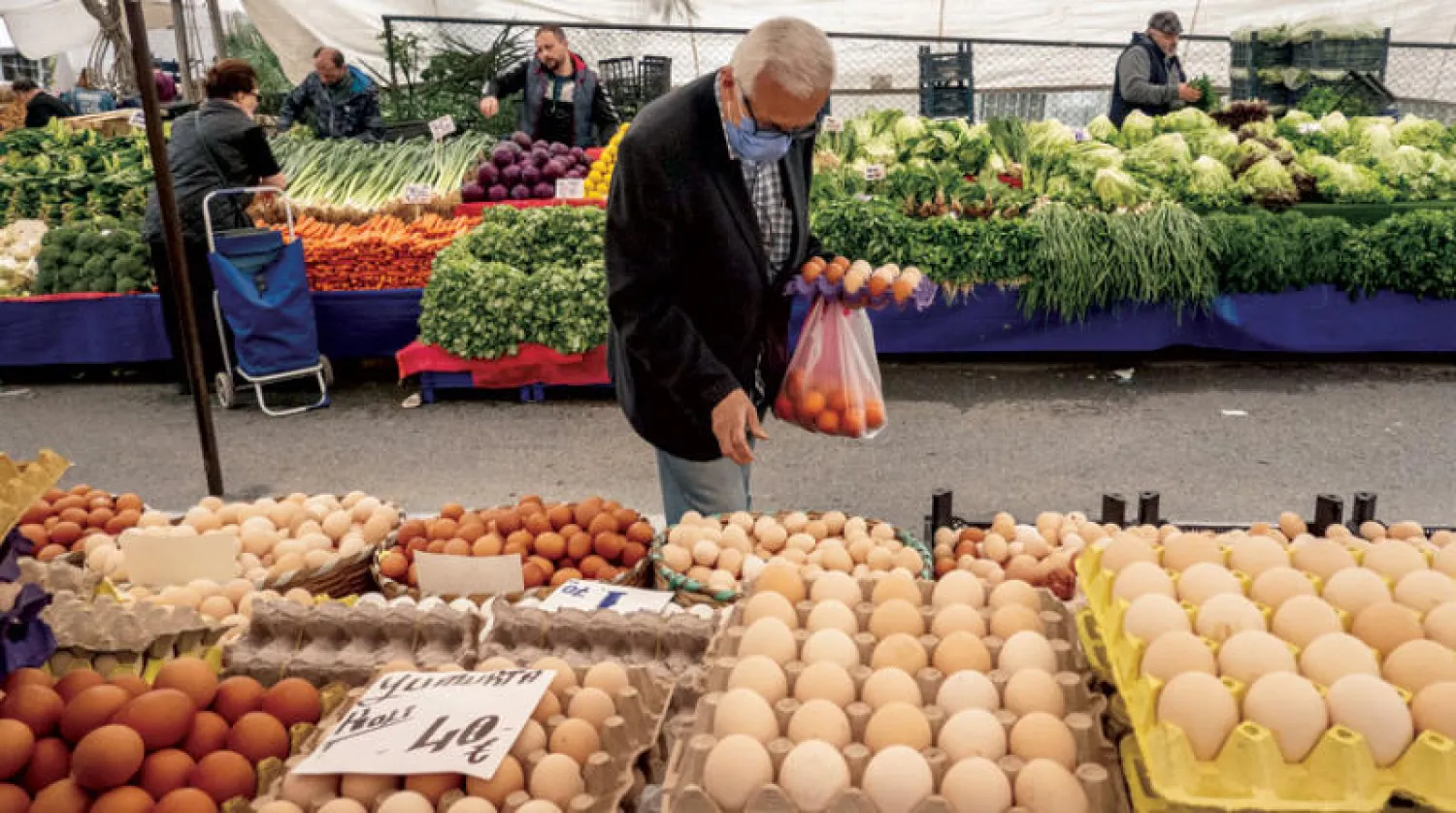 يواصل التضخم التركي صعوده الجامح رغم التعهدات الحكومية بمواجهته (إ.ب.أ)