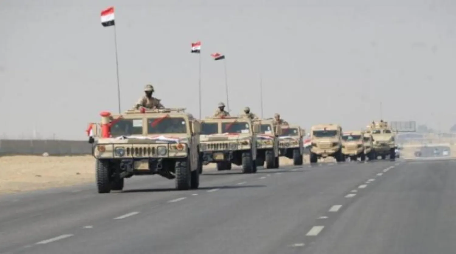 نیروهای مسلح مصری در خودروهای نظامی (آرشیو- فیس بوک)
