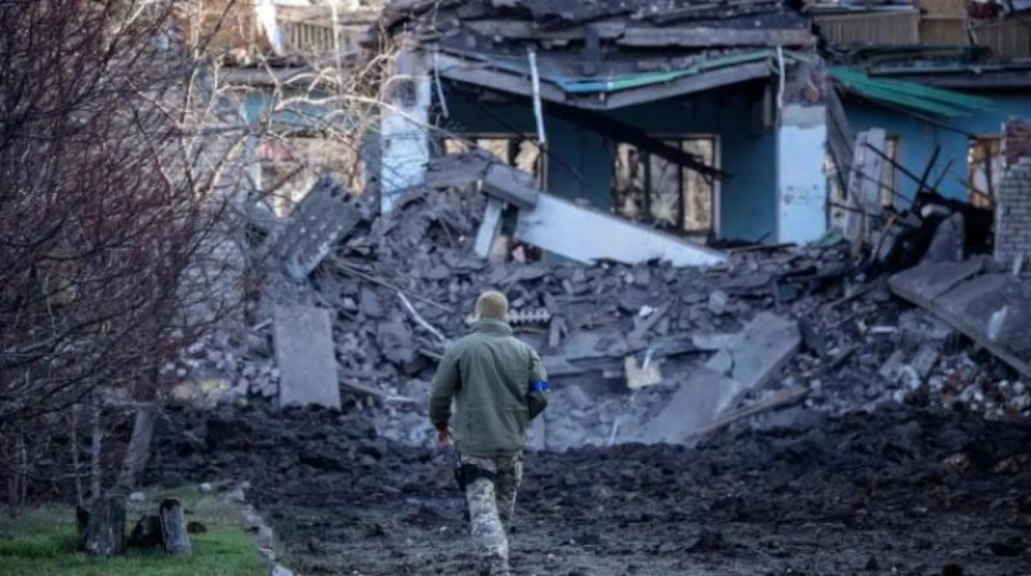 دمار سبّبه القصف الروسي على مدينة دونباس الأوكرانية (أ.ف.ب)