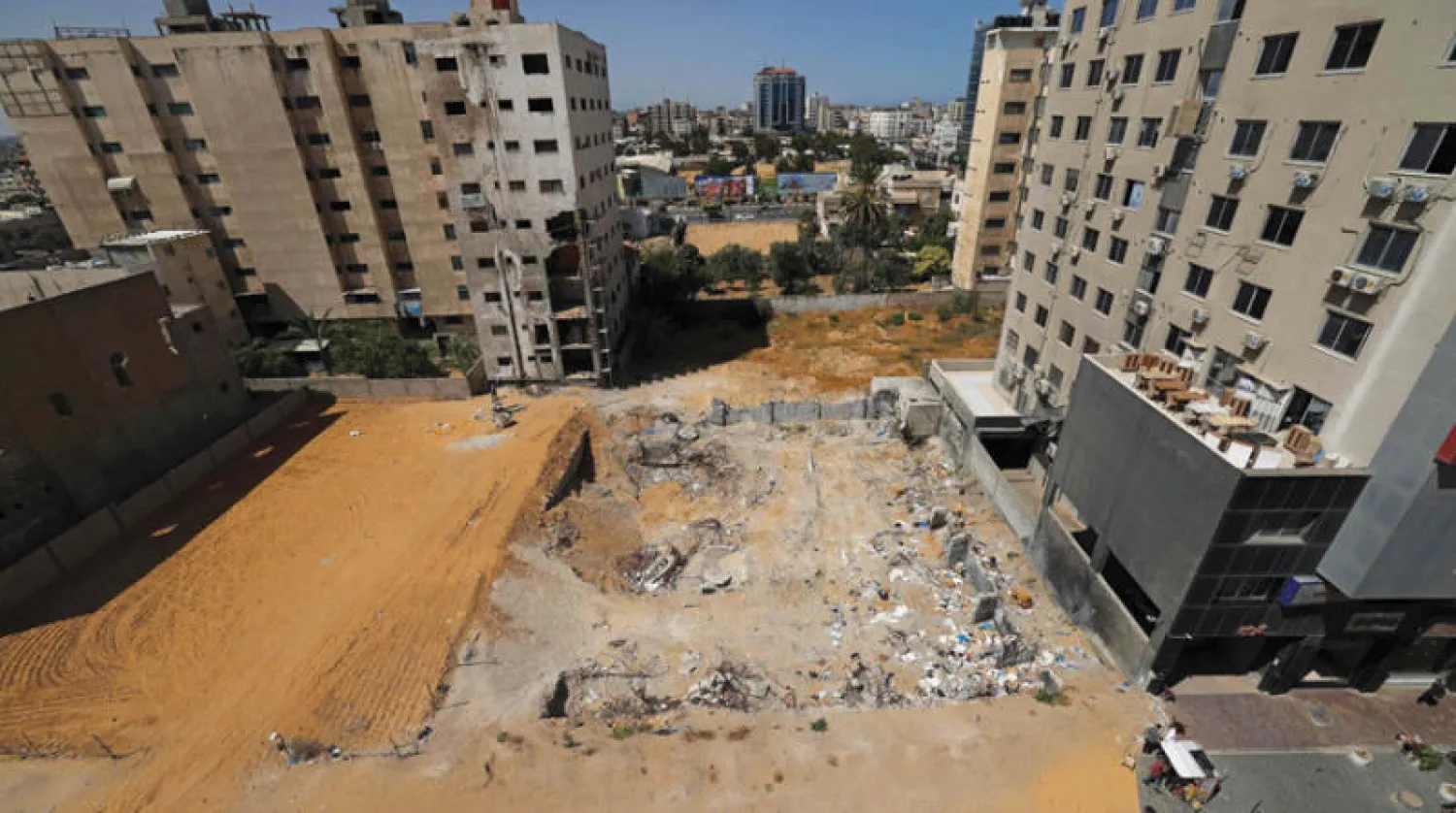 موقع برج الجلاء وسط غزة بعد أن أُخلي من الركام في الذكرى الأولى لحرب مايو بين إسرائيل و«حماس» (أ.ف.ب)
