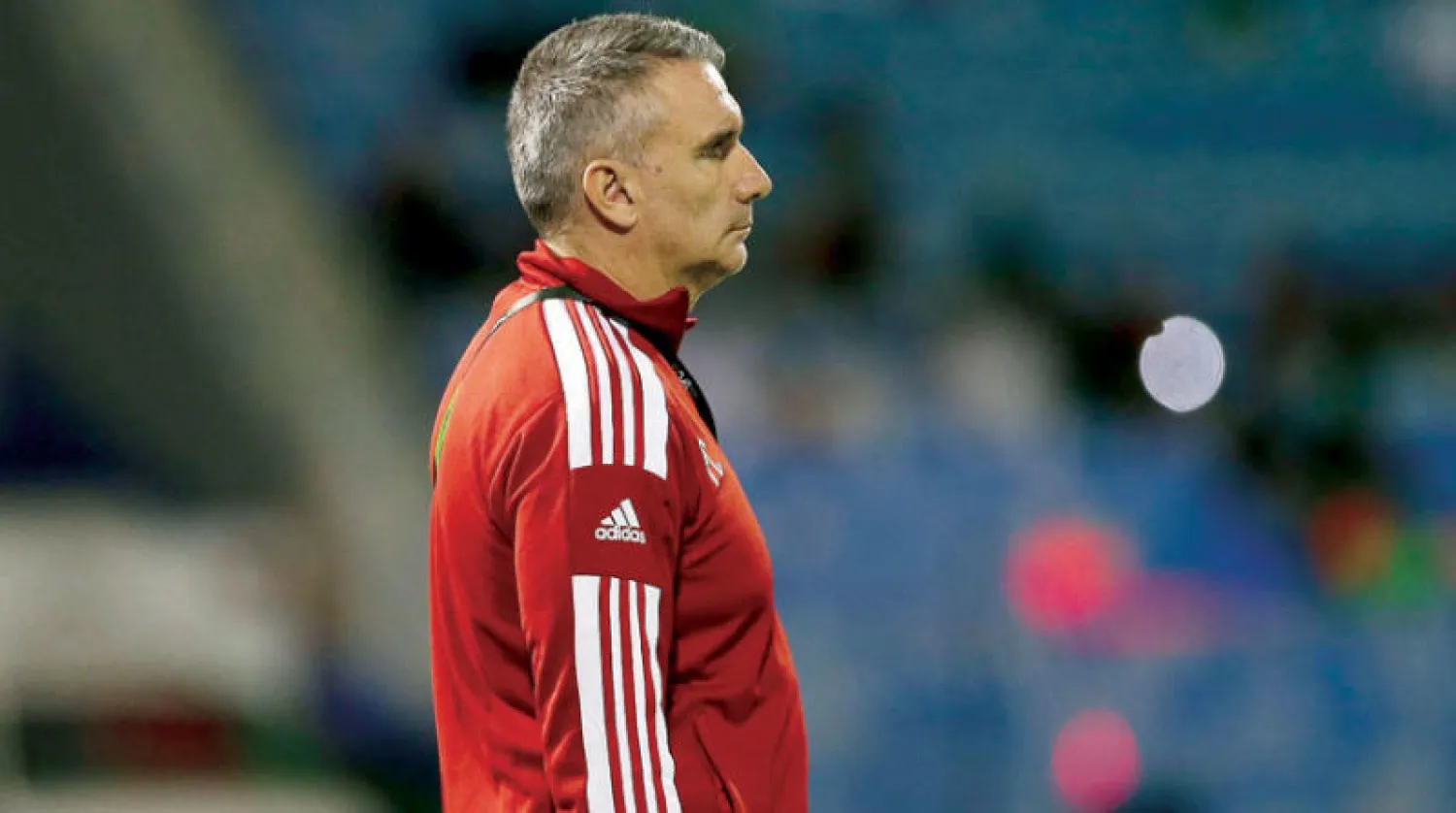 كارتيرون خلال قيادته الاتفاق في مواجهة الهلال أول من أمس (الشرق الأوسط)