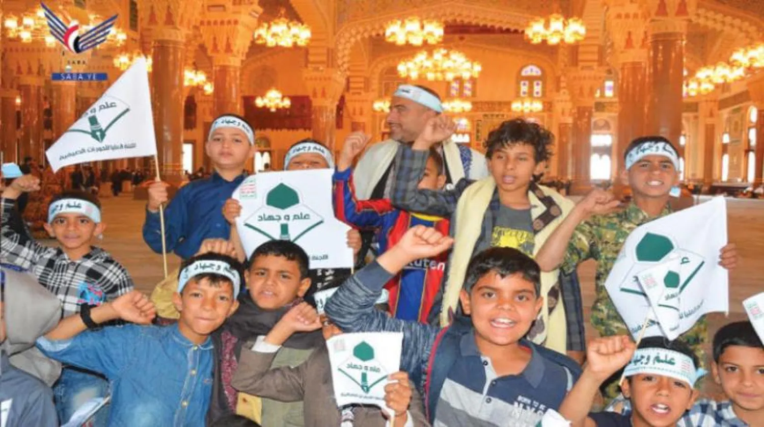 Husi medyası tarafından yayınlanan bir resim, çocukları askere alma kampları için kullanılan bir camiyi gösteriyor