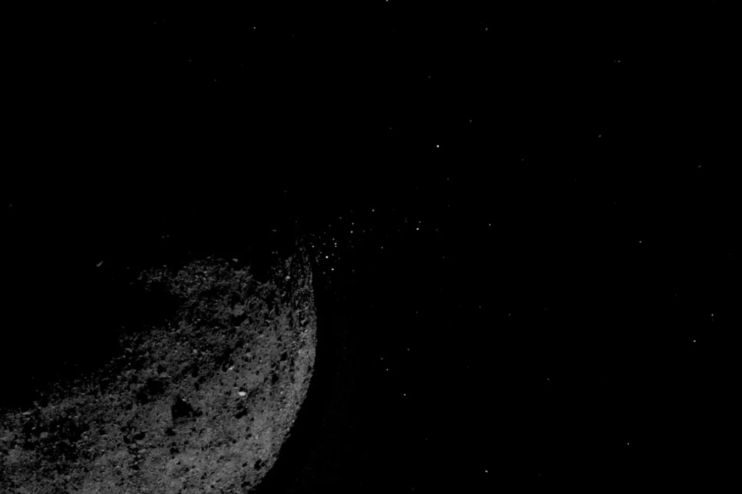 Araştırmacılar, göktaşlarının ne kadar uzakta olduğunu ve yörüngelerini belirlemek için çalışmalarını sürdürmeyi hedefliyor (NASA)

