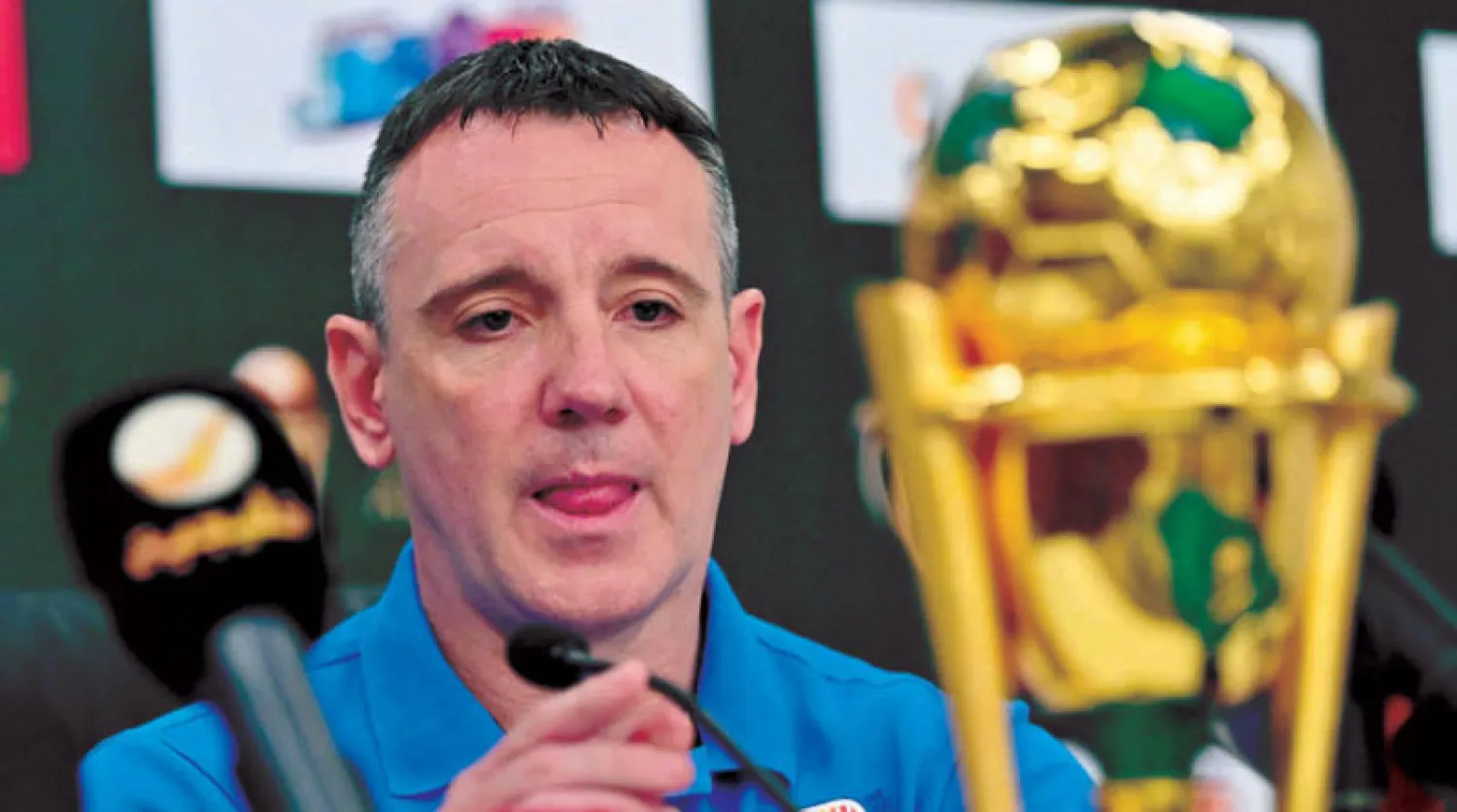 رازوفيتش يستعد للإجابة على سؤال أحد الصحافيين (تصوير: علي خمج)