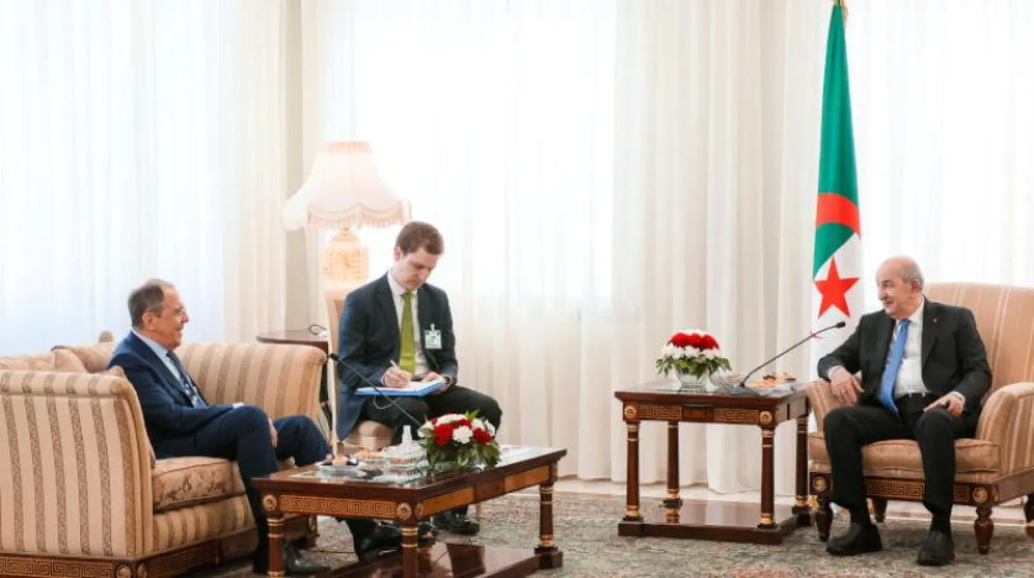 Cezayir Cumhurbaşkanı Abdulmecid Tebbun ve Rusya Dışişleri Bakanı Sergey Lavrov. (Reuters)