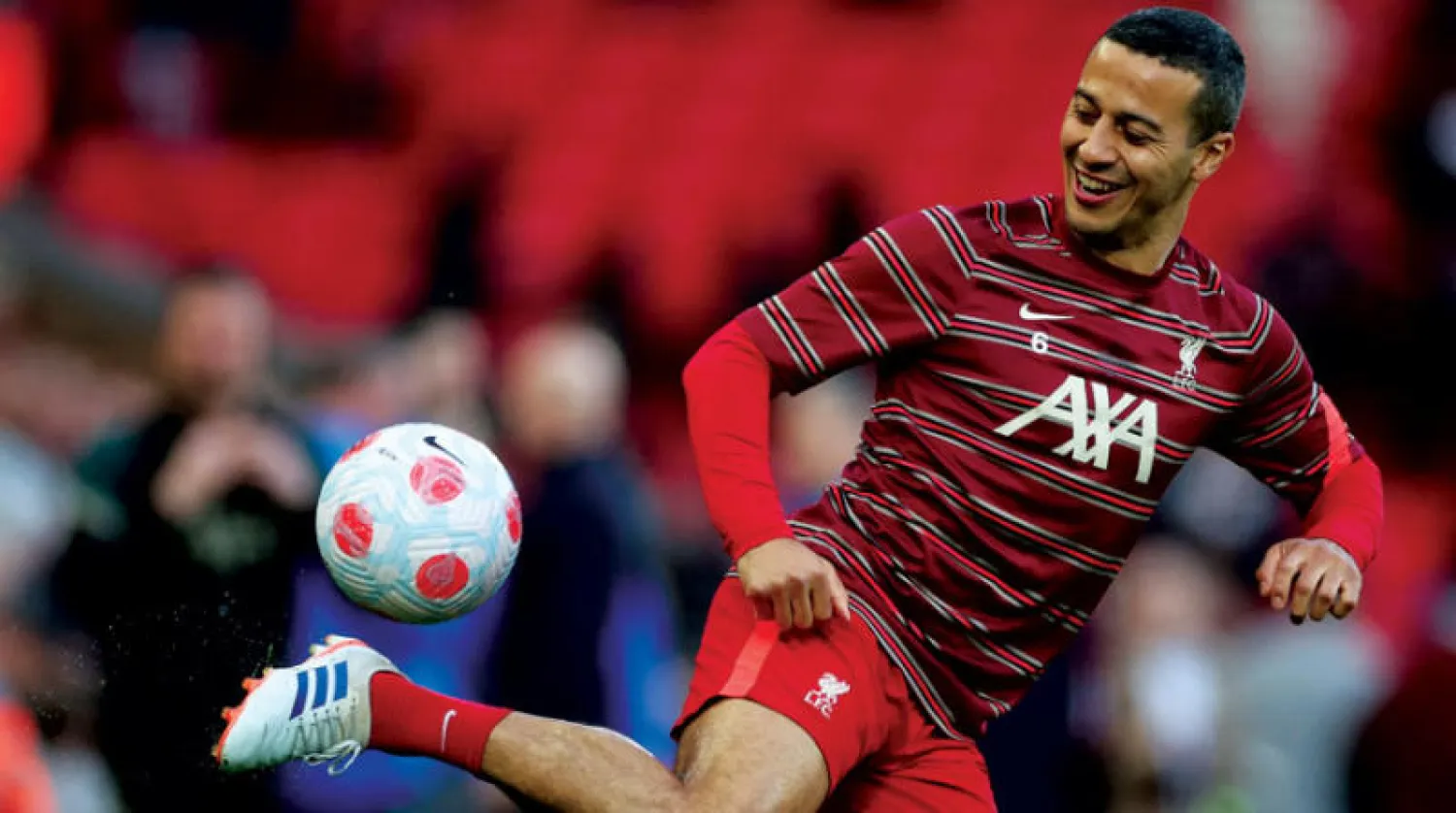 بأسلوبه التقليدي فرض تياغو نفسه أساسياً في صفوف ليفربول (رويترز)