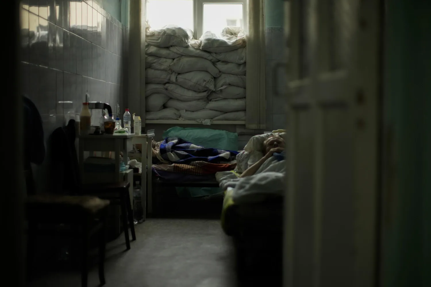 Patients rest at Pokrovsk hospital in Pokrovsk, eastern Ukraine, Sunday, May 22, 2022. (AP Photo/Francisco Seco)
