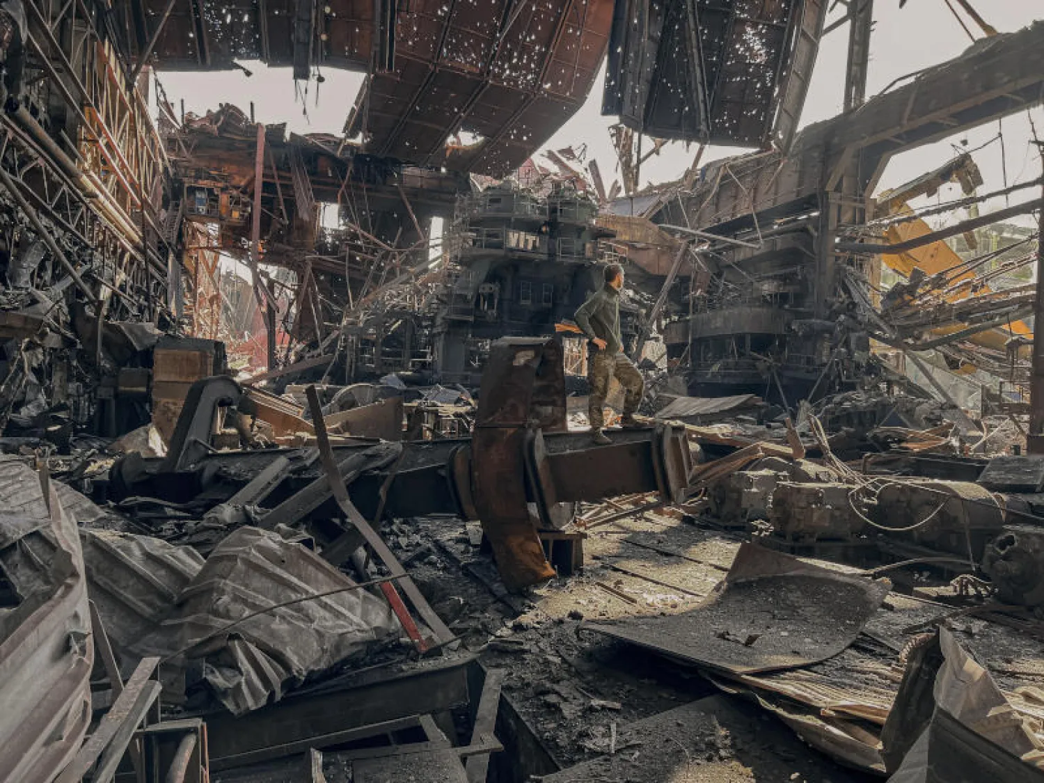 لقطة نشرها المدافعون الأوكرانيون عن آزوفستال قبل انسحابهم من المصنع (أ.ب)