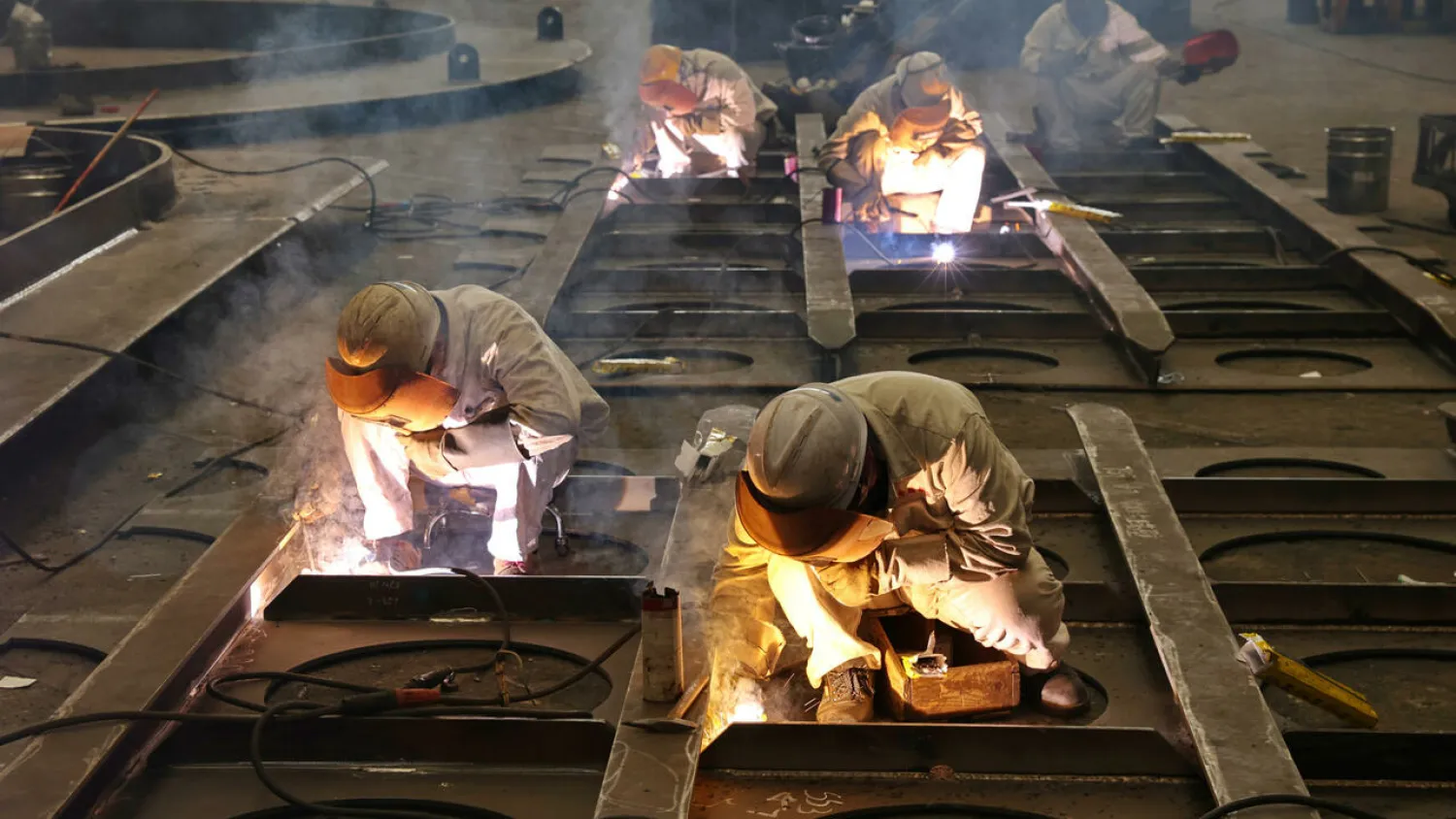 China's premier has sounded an unusually stark warning about the world's second-largest economy, saying it must return to normal as the country's zero-Covid strategy bites bites into growth STR AFP/File
