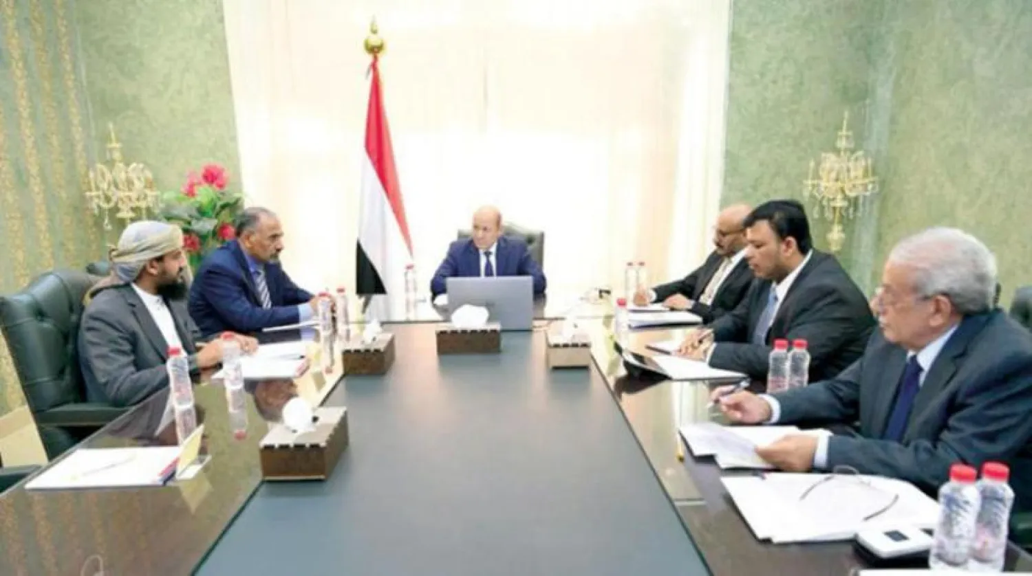Dün Aden’de düzenlenen Yemen Başkanlık Konseyi toplantısından bir kare (Saba)