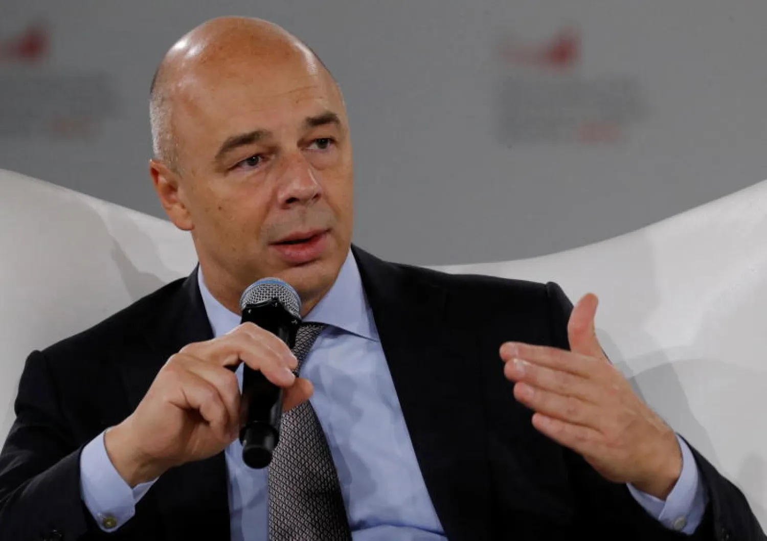 وزير المالية الروسي أنطون سيلوانوف (رويترز)