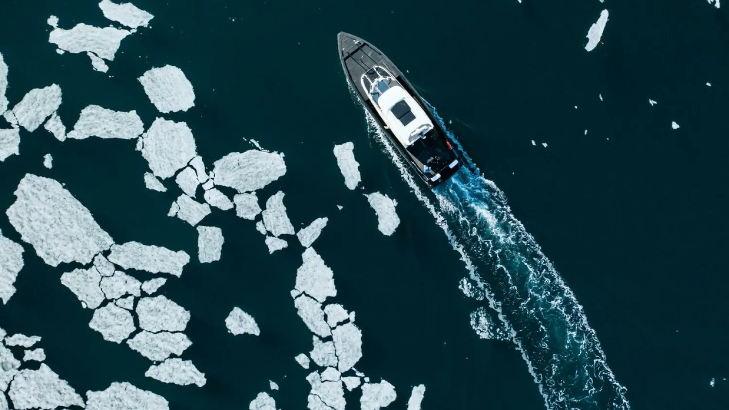 The Svalbard archipelago is home to polar bears, the midnight sun and the northern lights Jonathan NACKSTRAND AFP
