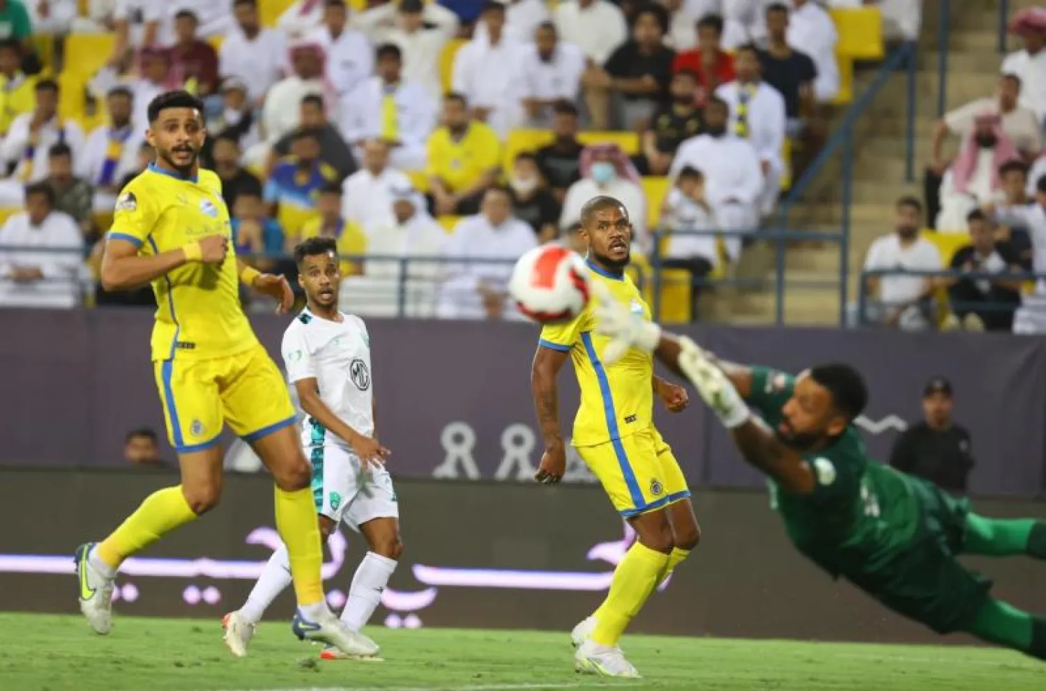 من مواجهة النصر والأهلي التي انتهت بالتعادل 1 - 1 (تصوير: صالح الغنام)