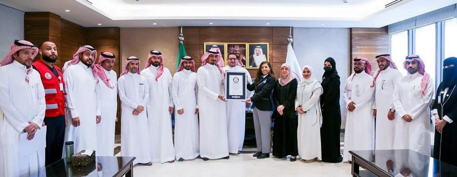 The Saudi Red Crescent receives Guinness world record for its "Saving a Soul" campaign. (SPA)