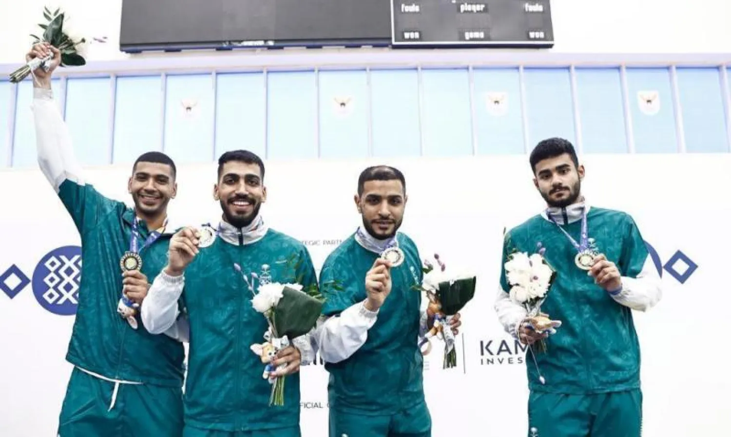 منتخب المبارزة السعودي المشارك في دورة الألعاب الخليجية بالكويت (الشرق الأوسط)