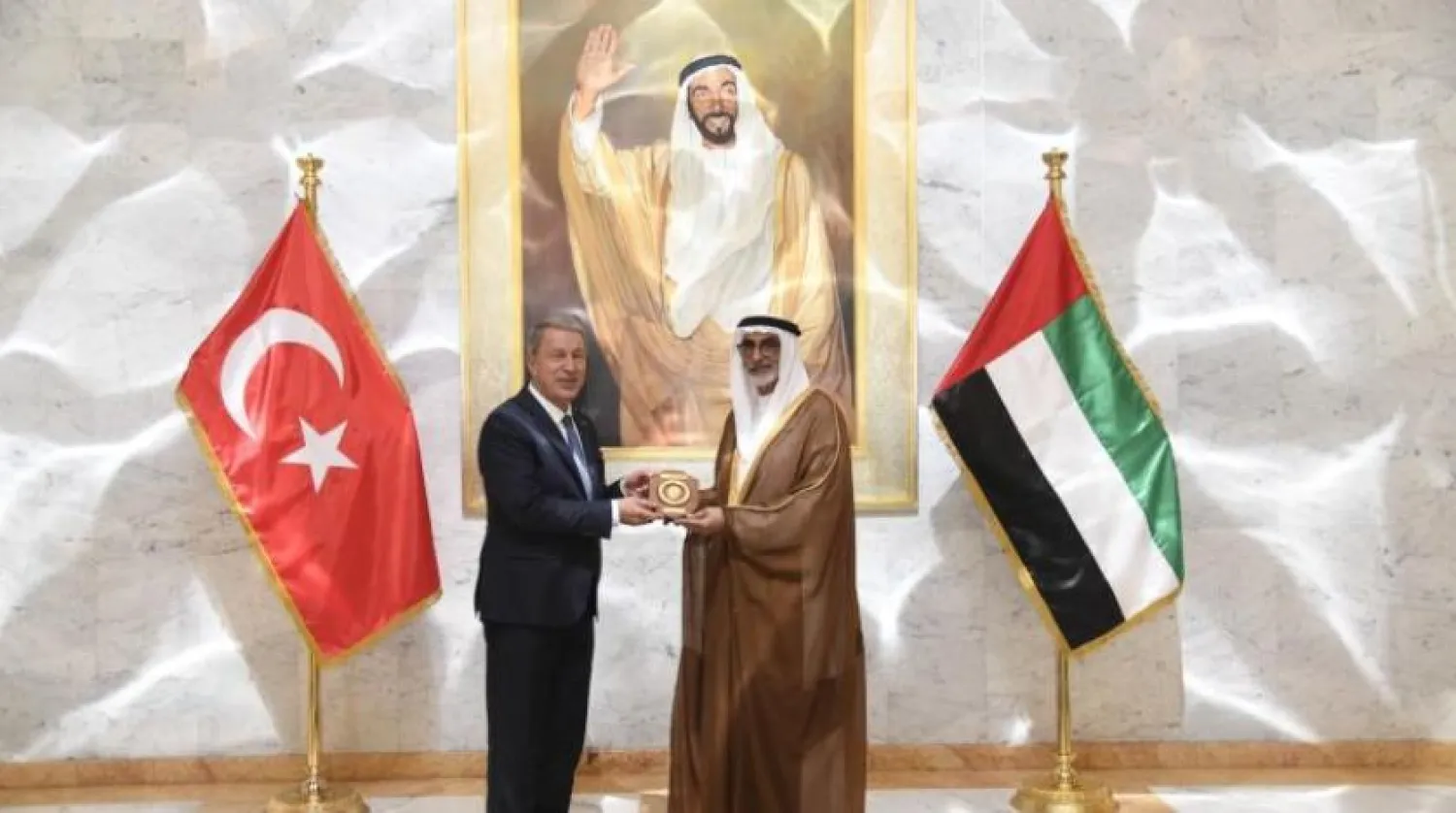 Milli Savunma Bakanı Hulusi Akar ve BAE Savunma İşlerinden Sorumlu Devlet Bakanı Muhammed bin Ahmed el-Bovardi (WAM)