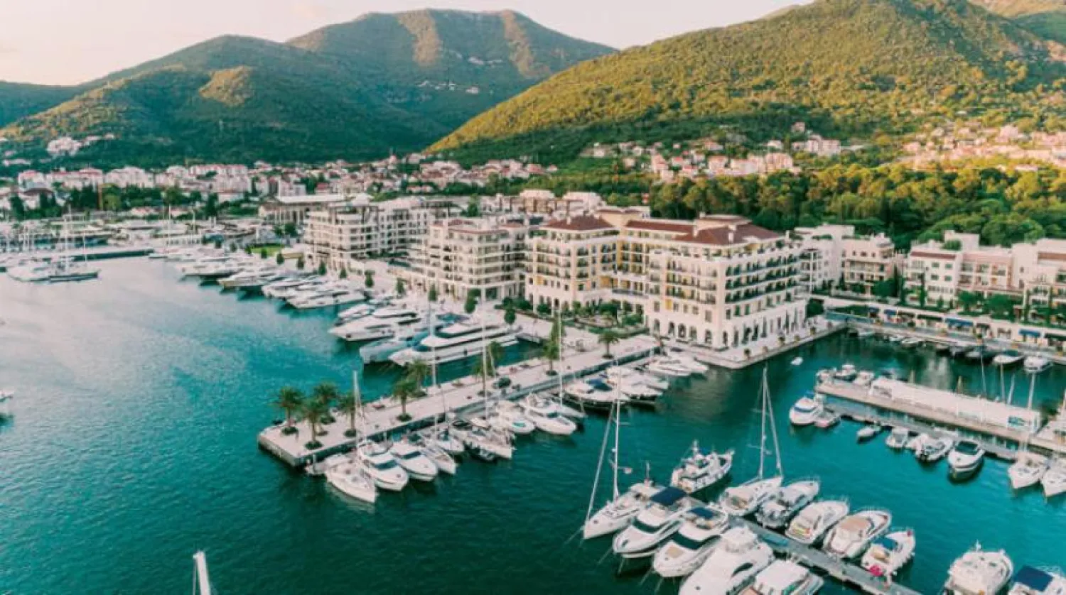 Doğrudan denize bakan Porto'nun güzelliğini gösteren bir resim (Şarku’l Avsat)