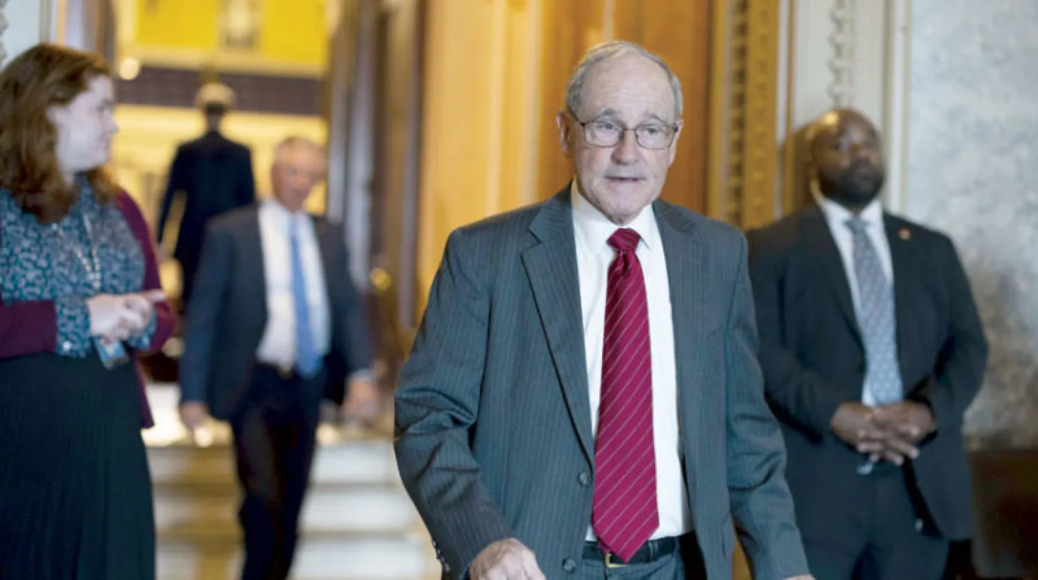 السيناتور جيم ريش يغادر مبنى الكابيتول في واشنطن11 مايو 2022 (أ.ف.ب)