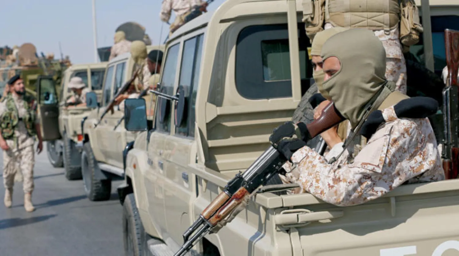 قوات موالية لحكومة الدبيبة تجوب شوارع العاصمة لضمان حفظ الأمن (أ.ب)