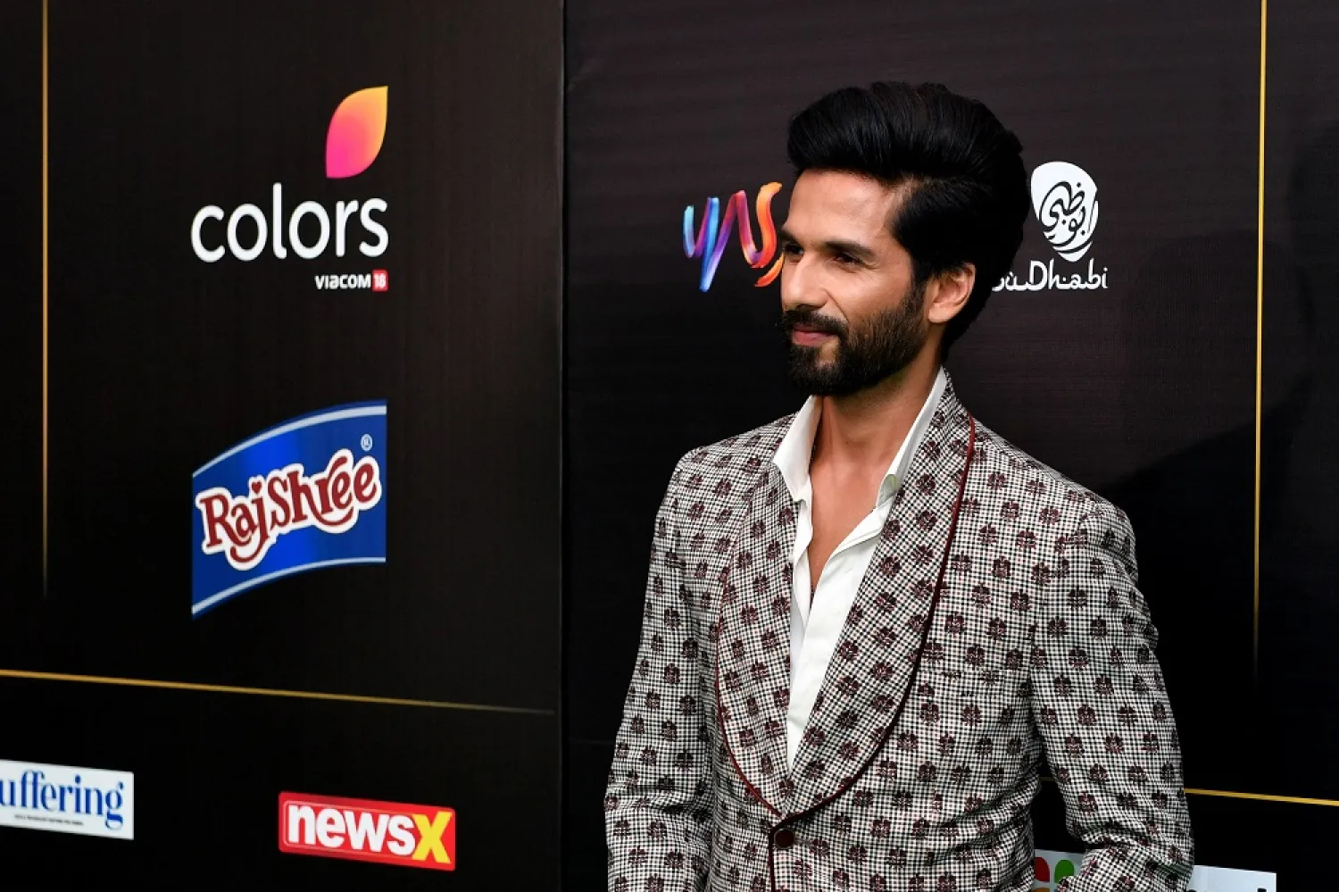 Bollywood actor Shahid Kapoor arrives for the green carpet ahead of 22nd edition of the International Indian Film Academy (IIFA) Awards in Abu Dhabi on June 3, 2022. (AFP)